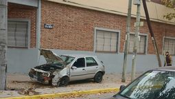 san vicente: un auto choco contra una columna en el san jose y hay heridos