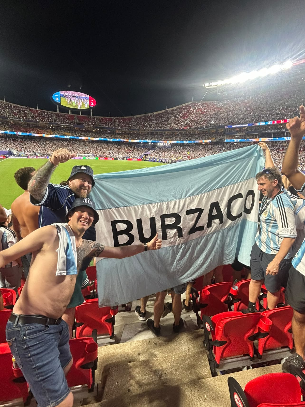 El vecino tras el triunfo ante Suiza. El vecino tras el triunfo ante Suiza.