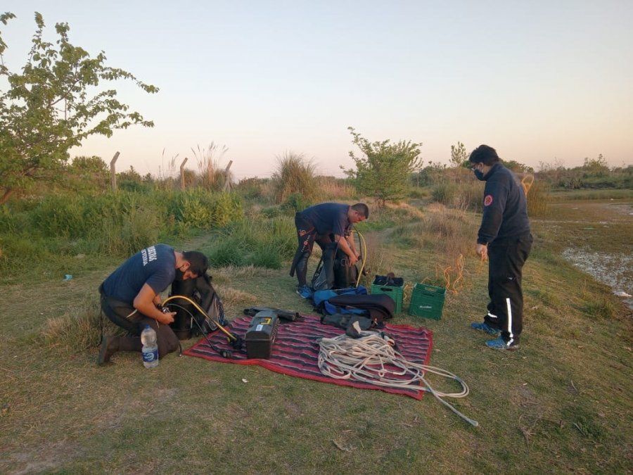 Operativo. Los Bomberos Voluntarios de Esteban Echeverr&iacute;a recibieron la colaboraci&oacute;n de sus pares de la regi&oacute;n.&nbsp;