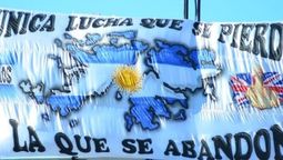 los argentinos no podran llevar banderas de malvinas al partido contra inglaterra: indignacion de los veteranos de la region