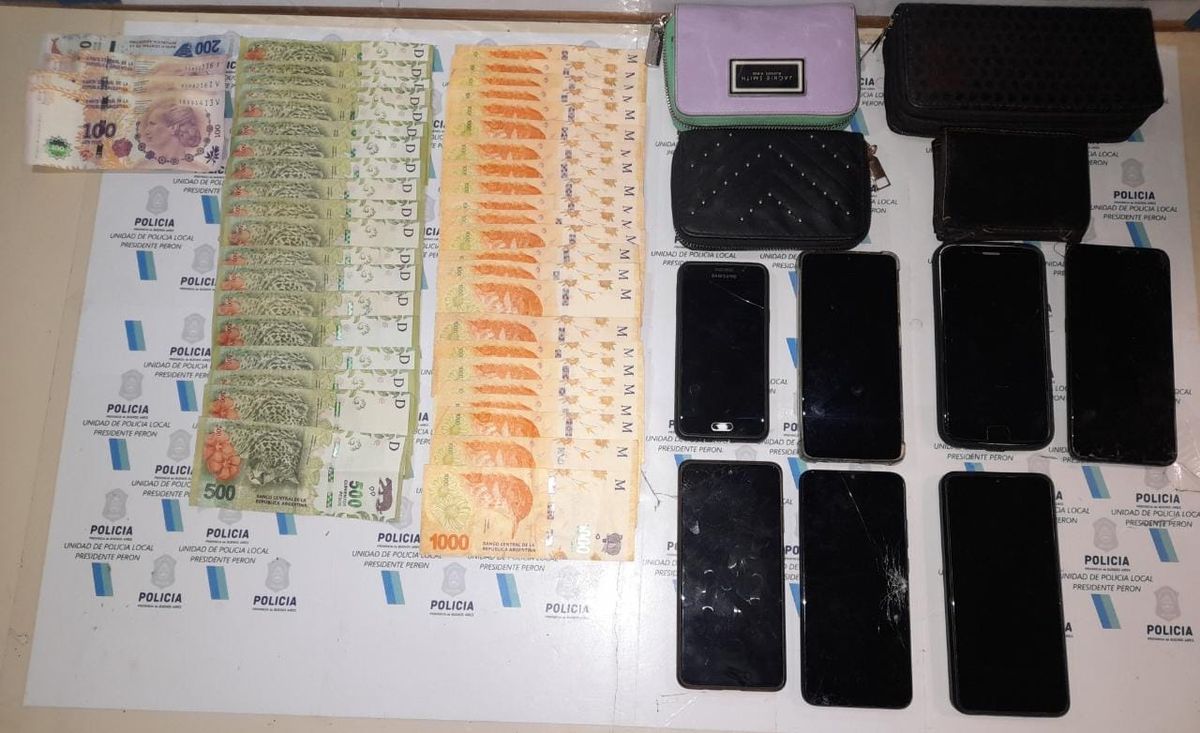 Seis delincuentes fueron detenidos en Guernica tras cometer una entradera en Longchamps.