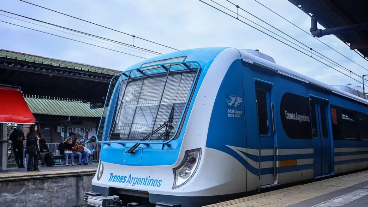 La Confederación General del Trabajo (CGT) inició un paro general de 24 horas. Los trenes no funcionan. La Confederación General del Trabajo (CGT) inició un paro general de 24 horas. Los trenes no funcionan.