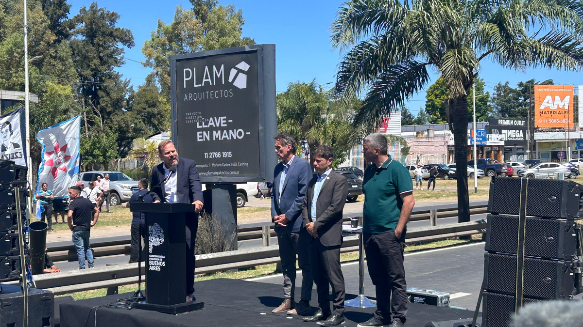 En el acto estuvieron presentes el gobernador de la Provincia de Buenos Aires, Axel Kicillof, y el intendente de Ezeiza, Gastón Granados.