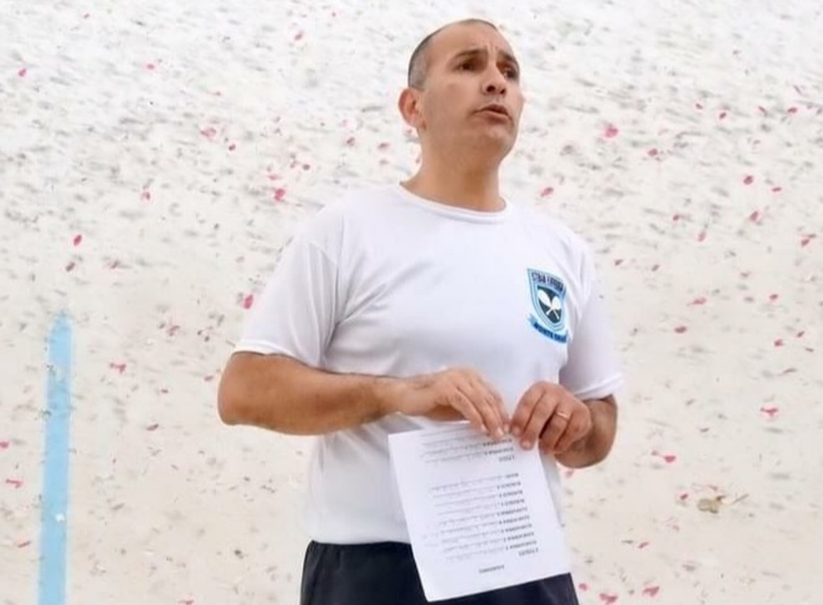 José Baía es el director técnico de la Selección Femenina de Frontball del Club Esteban Echeverría. 