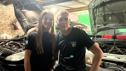 burzaco: una joven de 16 anos se volvio viral por trabajar como mecanica junto a su papa