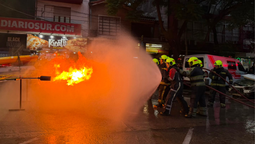 monte grande: los bomberos celebraron su dia con una exposicion y una caravana