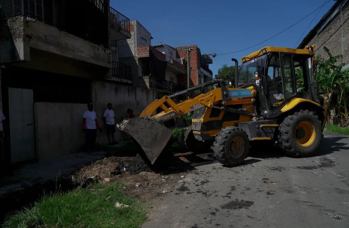 Obras de repavimentación en hormigón avanzan en distintos barrios de Lomas de Zamora como parte del programa Obras de la Comunidad en Verano.
