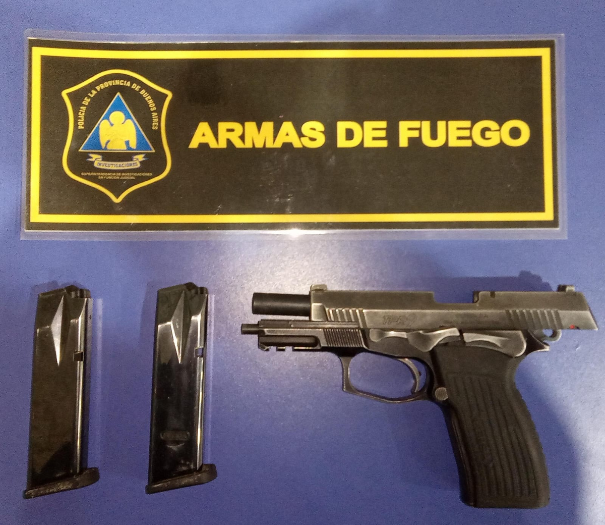 Algunos de los elementos que los detenidos tenían en sus mochilas.