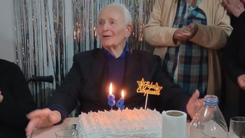 El padre Francisco de San Vicente celebró sus 84 años junto a la comunidad