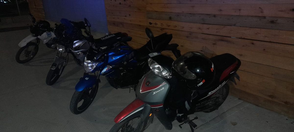 Las motos secuestradas por la Policía Bonaerense de Almirante Brown.
