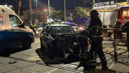 glew: un auto fue embestido por una formacion del tren roca