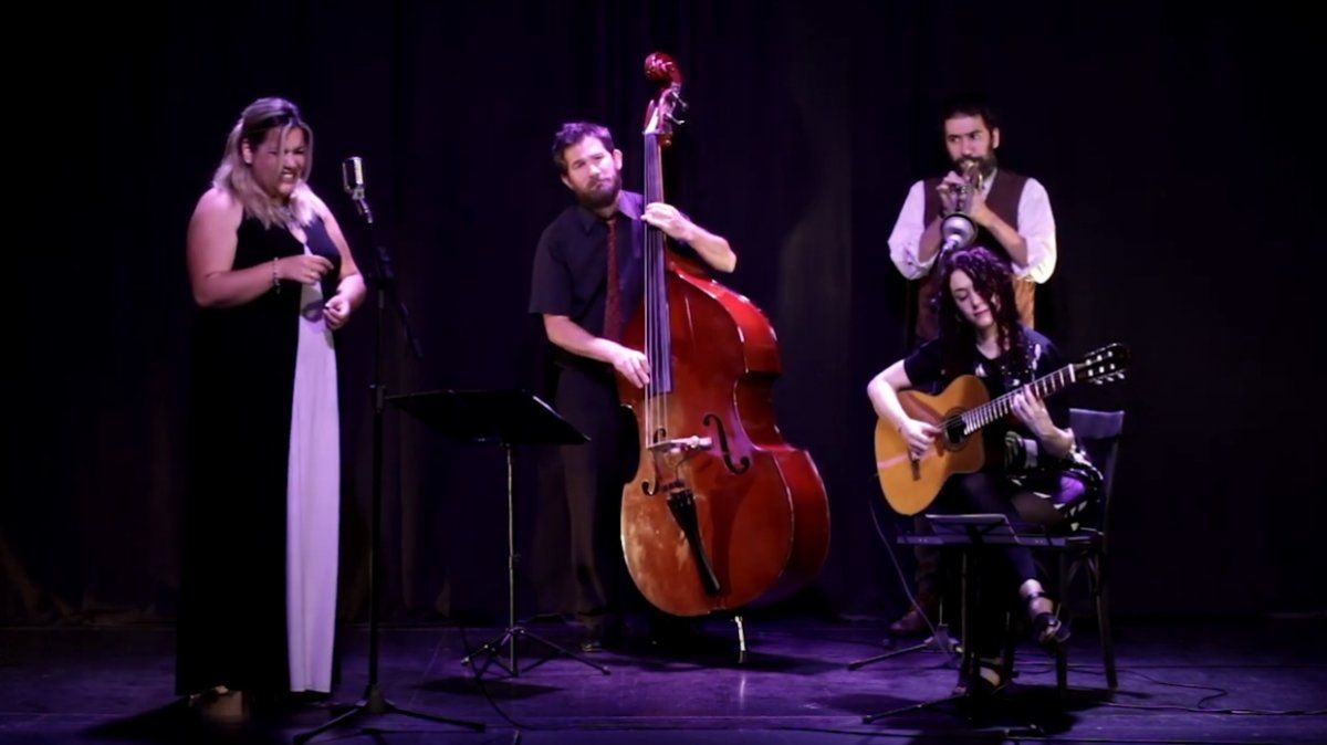 Último show en Banfield Teatro Ensamble, transmitido el lunes por la noche.