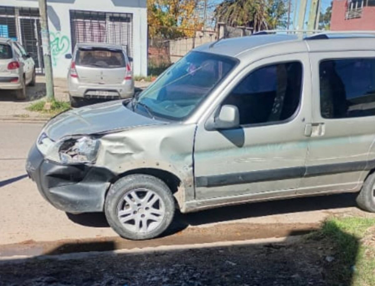 Uno de los veh&iacute;culos afectados.