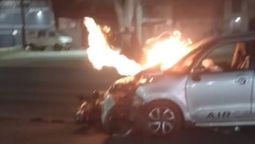 terrible choque entre auto y moto en la avenida eva peron de san jose: un herido