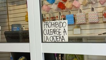 Polémica en Lanús por el cartel de un comercio: Prohibido c... a la cajera
