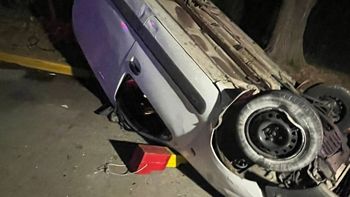 Almirante Brown: cuatro heridos tras el vuelco de un auto sobre la Ruta 4