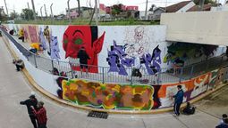 alejandro korn: pintan murales gigantes en el paso bajo nivel diego maradona