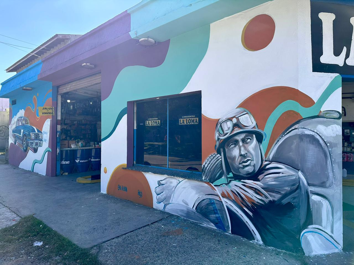 El mural est&aacute; en una esquina altamente transitada de Almirante Brown.