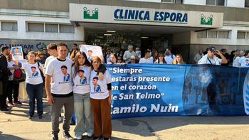 A casi un año de la muerte del futbolista de 18 años, la familia marchó en la Clínica Espora: Justicia