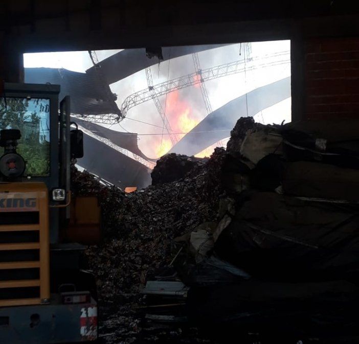 Interior del depósito ubicado cerca de Olimpo y Camino de Cintura.