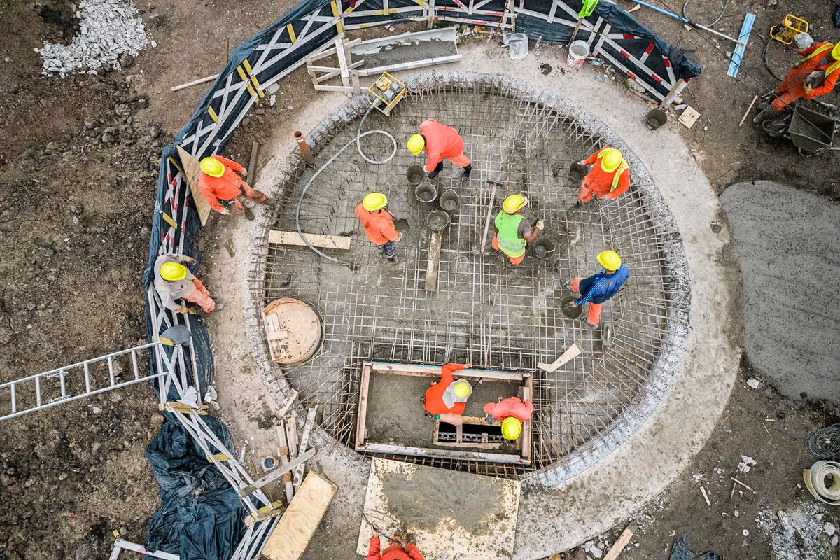 El paso bajo nivel se construye sobre la calle Diehl de Longchamps.