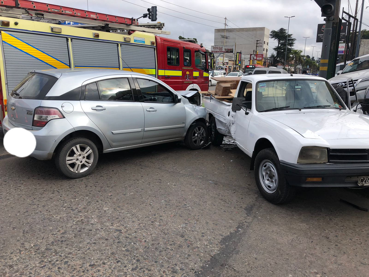 El accidente ocurrió en el cruce de la Avenida Hipólito Yrigoyen con la calle Nother, en Adrogué