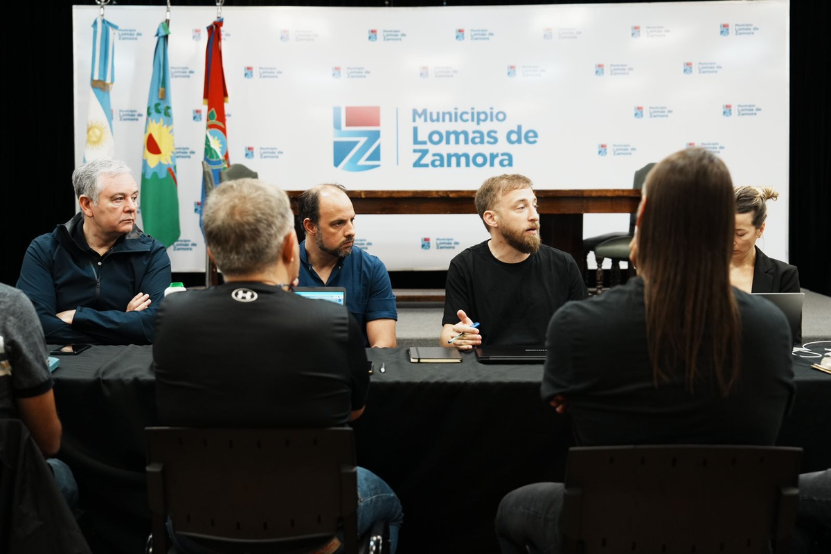 La reunión fue encabezada por el intendente de Lomas de Zamora, Federico Otermín. La reunión fue encabezada por el intendente de Lomas de Zamora, Federico Otermín.
