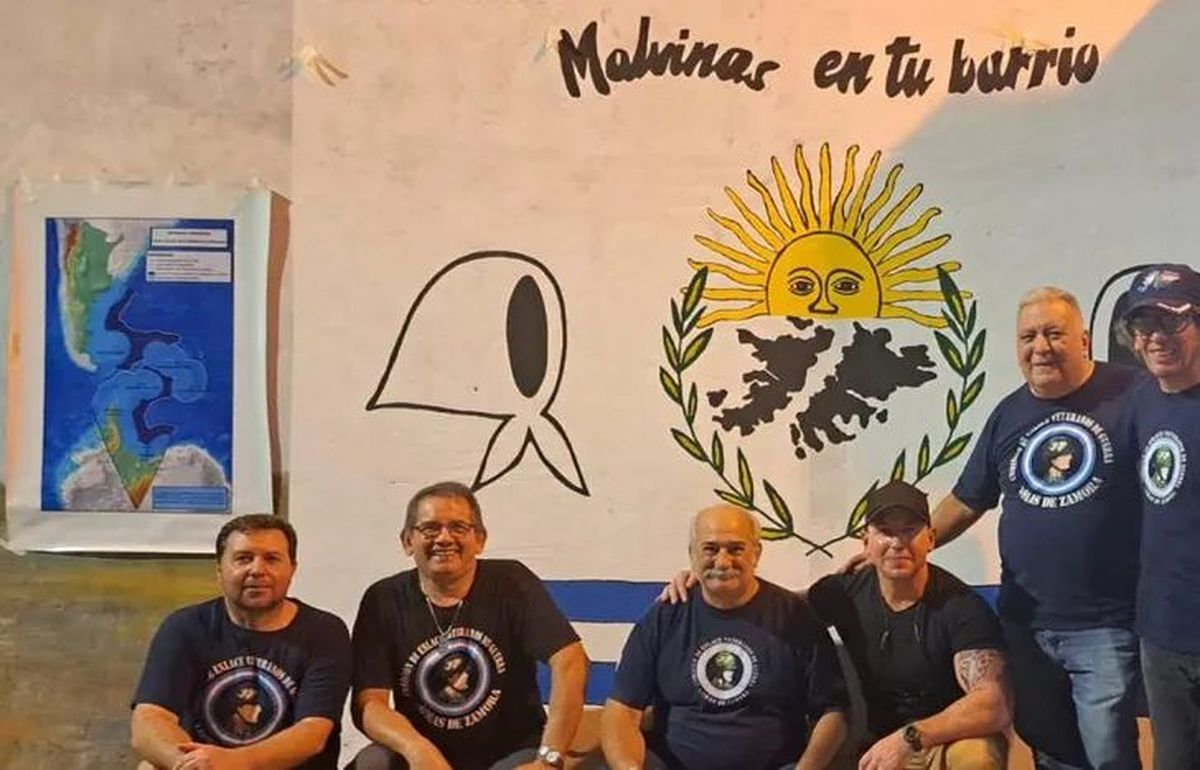 El mural había sido inaugurado en 2025 junto a veteranos de Malvinas en el Club Juventud Obrera de Turdera. El mural había sido inaugurado en 2025 junto a veteranos de Malvinas en el Club Juventud Obrera de Turdera.