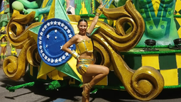 una profesora de danza de san vicente cumplio el sueno de bailar en el carnaval de rio