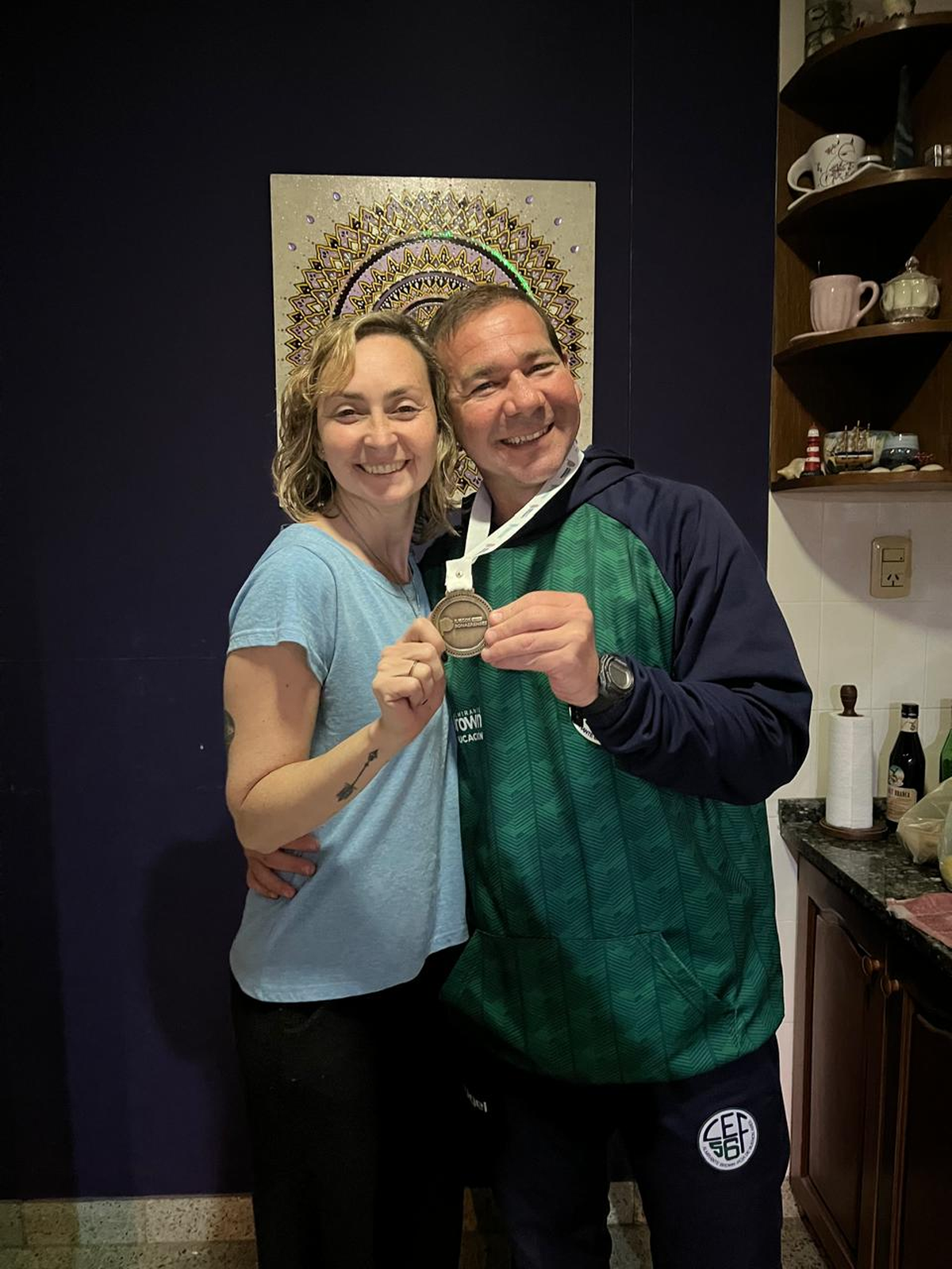 Hern&aacute;n con su hermana Vanina.