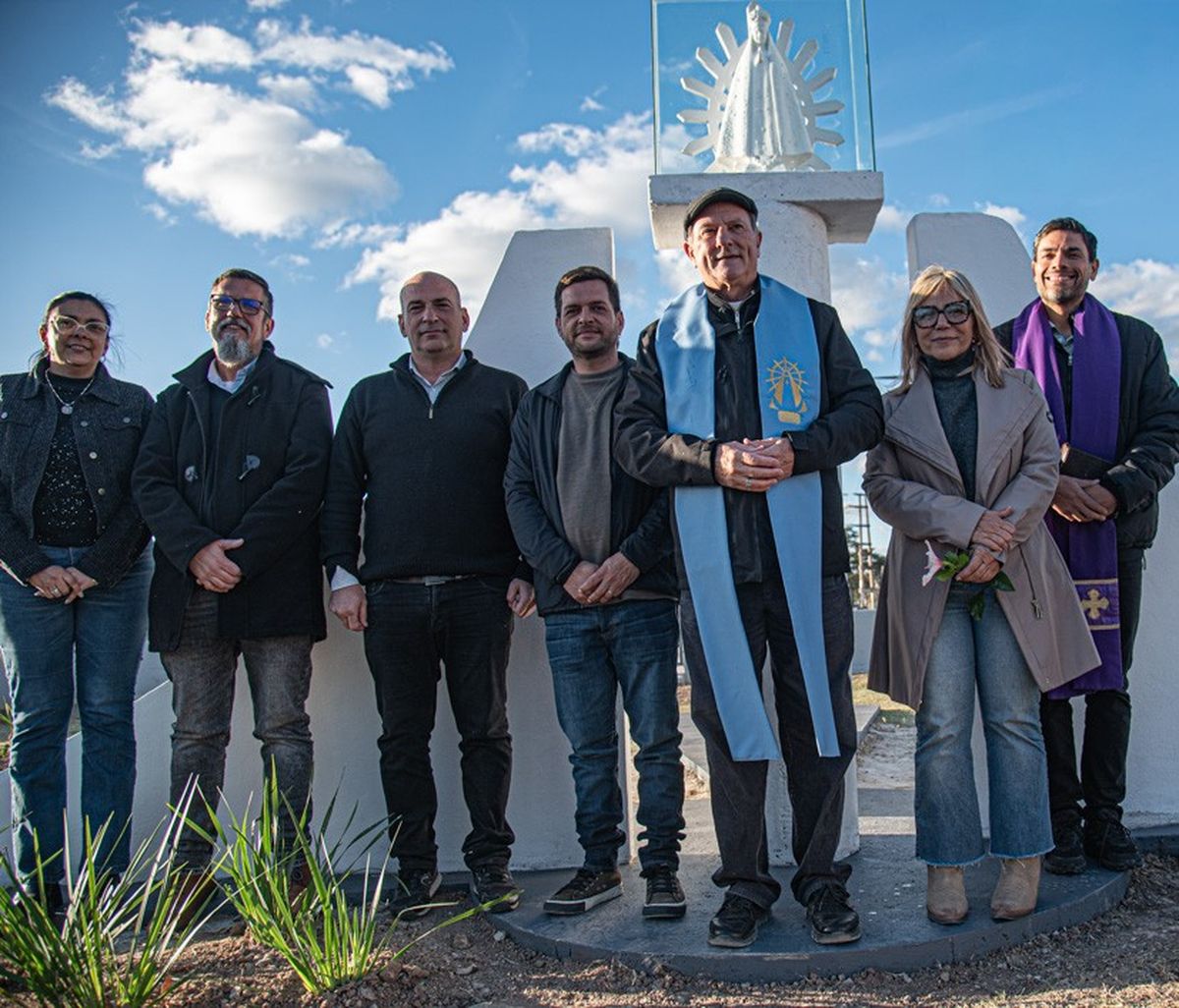 Diferentes autoridades de Almirante Brown estuvieron presentes.