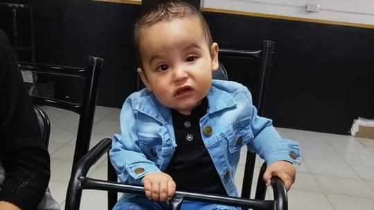 Familia de Glew pide ayuda para costear la ortesis urgente que necesita su bebé Ciro