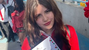 Una alumna de Monte Grande se destacó con un poema en su colegio y lo presentarán en la Feria del Libro