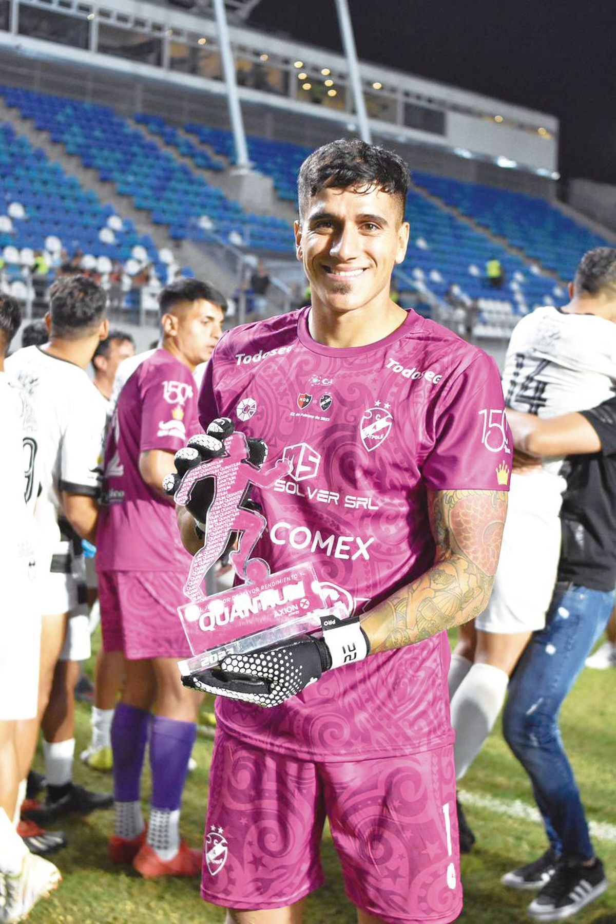 Tiago Libares tiene 26 años y es arquero de Claypole desde hace 4 años. Fue fundamental frente a Newell’s con dos tapadas épicas. 