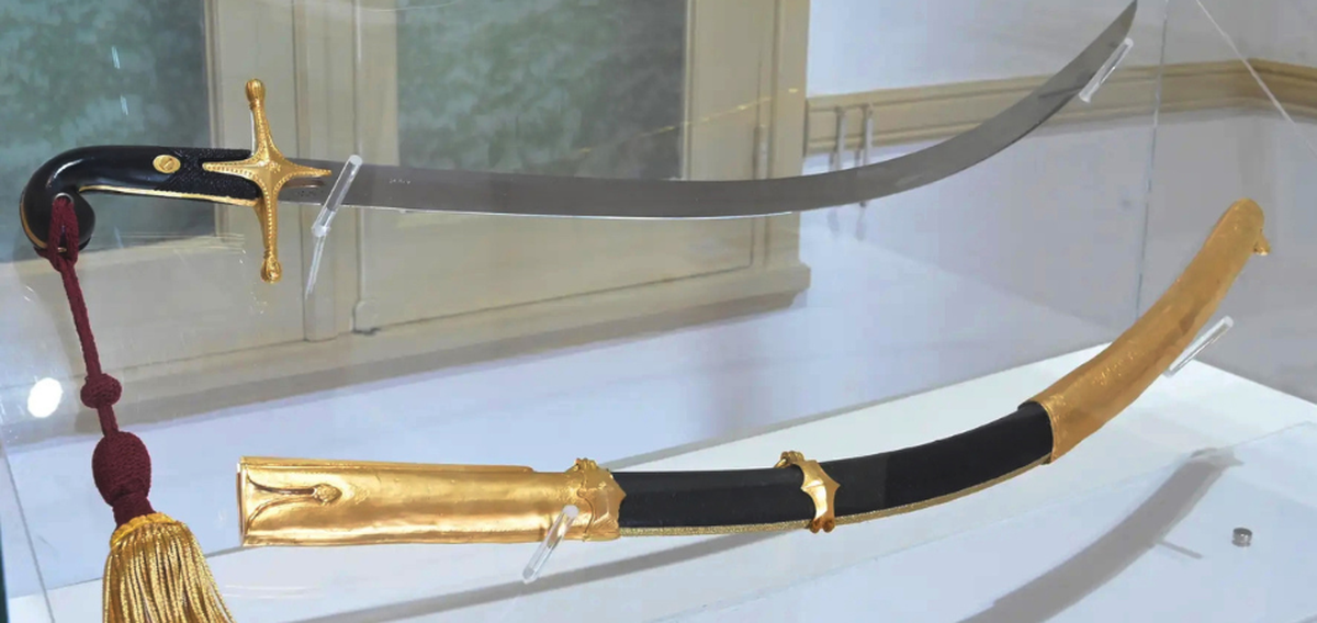 La pieza fue retirada del Museo Histórico Nacional.