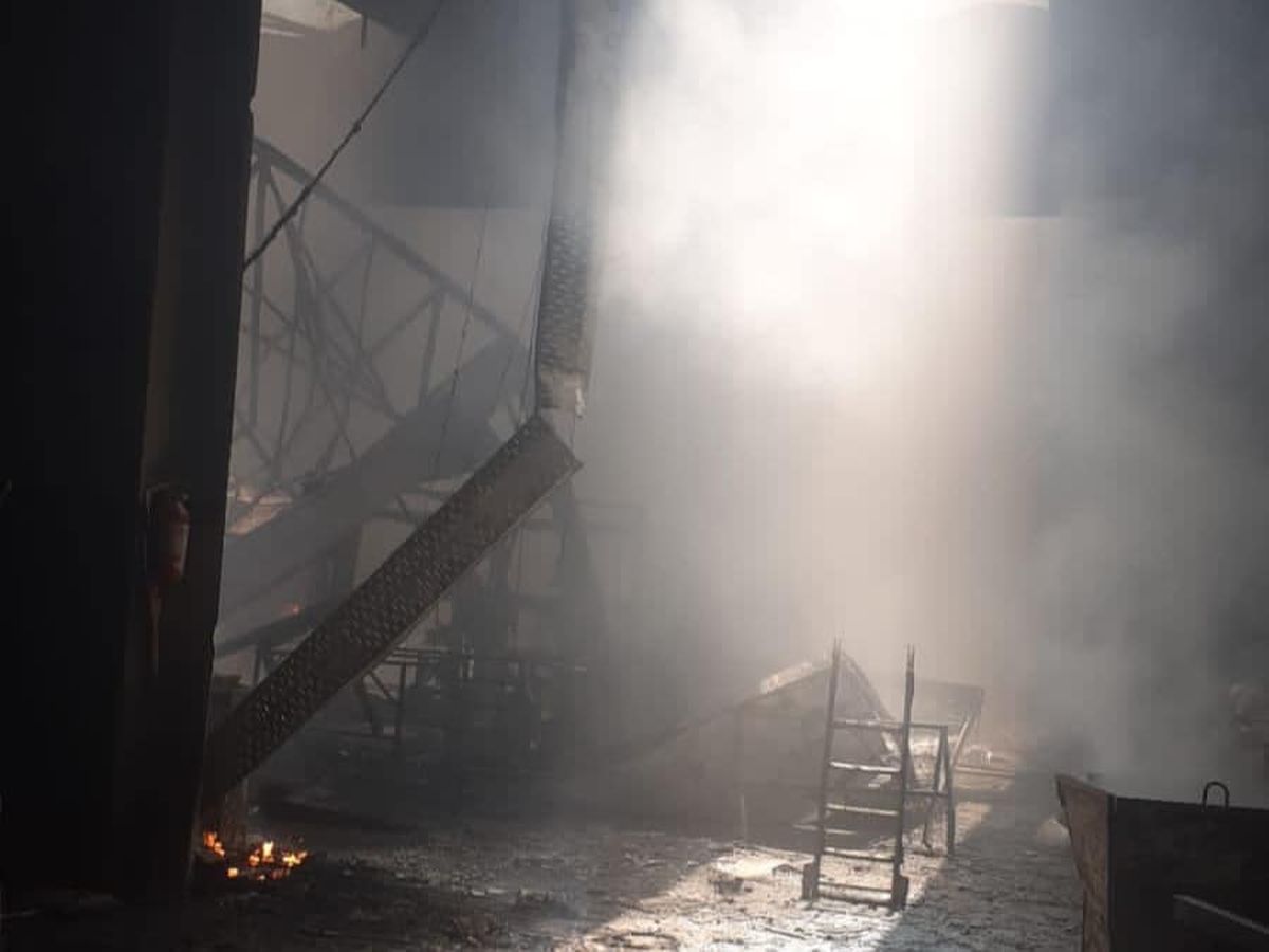 Impactante incendio en una fábrica de Lanús: los bomberos trabajaron 4 horas