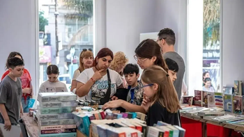 Nos merecemos leer: llega una nueva edición de la Feria del Libro en Lanús
