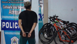 tres delincuentes fueron detenidos tras robar una bicicleteria en adrogue
