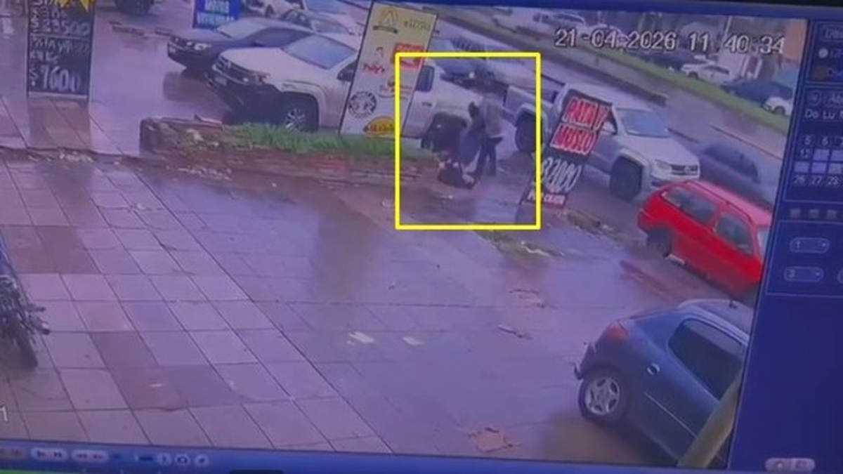 El asesinato del policía quedó registrado por las cámaras de seguridad. 