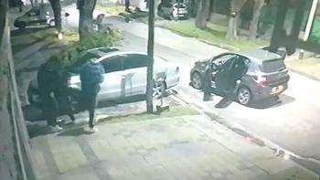 Cuatro delincuentes robaron un auto en Llavallol y agredieron a un vecino