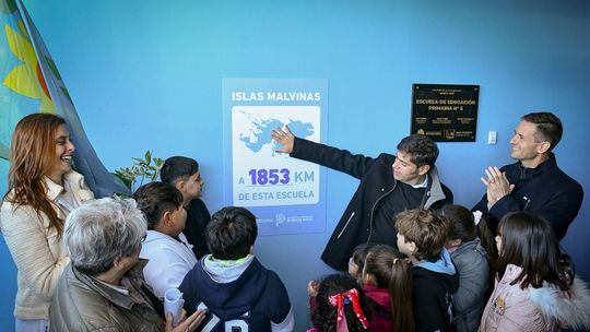 Kicillof inauguró la Escuela 6 en San Vicente con Mantegazza: críticas al gobierno de Milei que frenó la obra