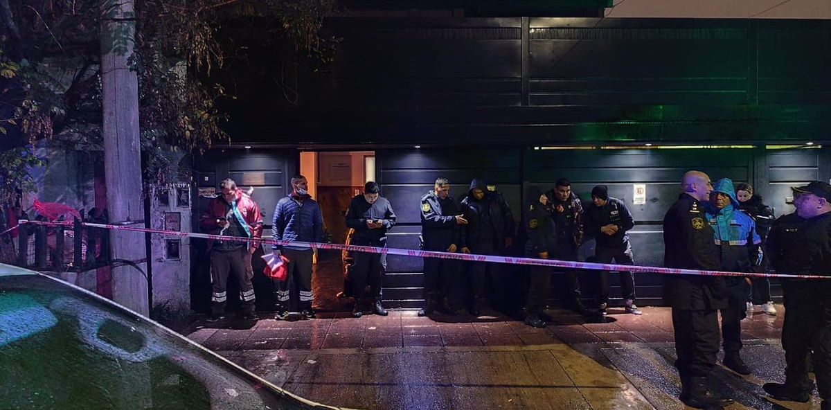 El crimen ocurri&oacute; el viernes por la noche, en Lan&uacute;s.