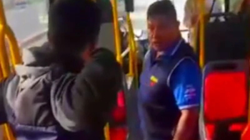 Un colectivero discutió con un pasajero e intentó apuñalarlo