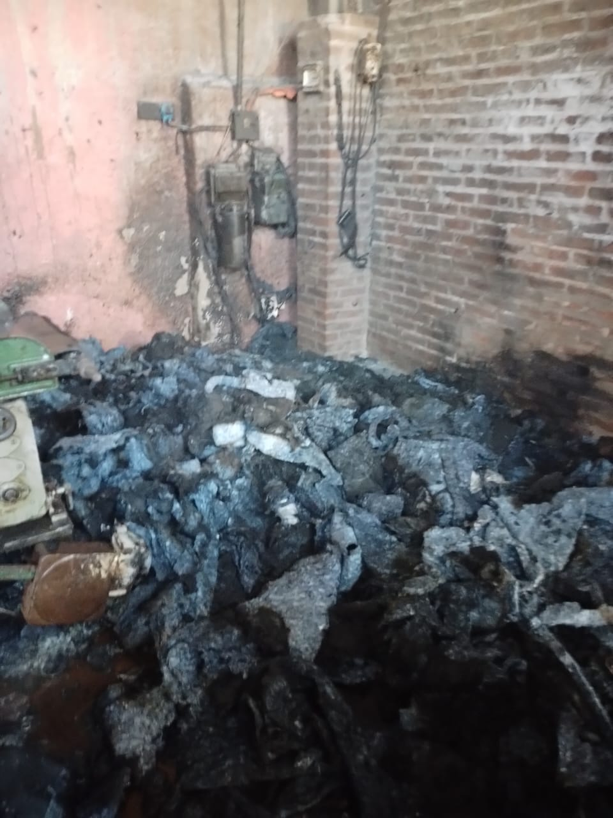 El fuego se gener&oacute; en la calle La Iliada 7750, 9 de Abril, Esteban Echeverr&iacute;a.&nbsp;