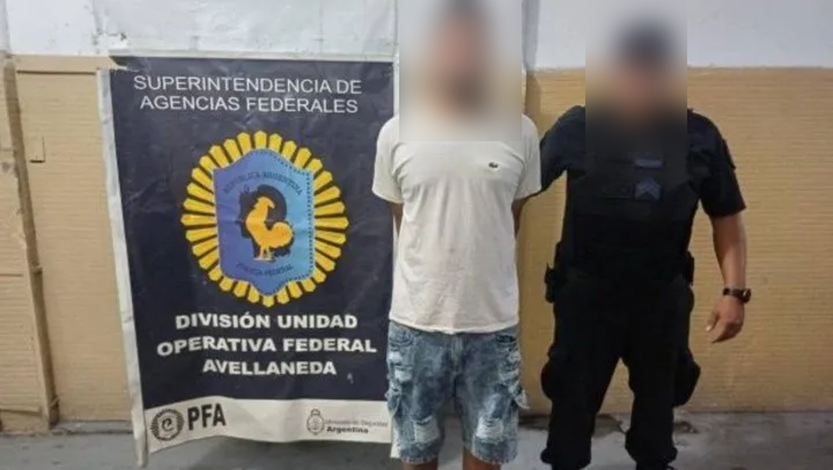 El sospechoso que fue detenido en una vivienda de Lanús.