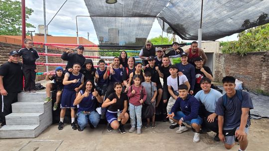 Realizaron velada de boxeo en 9 de Abril con púgiles de toda zona sur