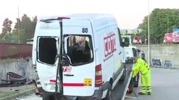 Fuerte choque entre dos camionetas en la Autopista Ricchieri mano a Ezeiza: tres heridos