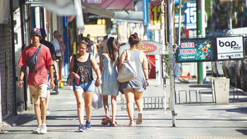 Calor agobiante y expectativa por alivio: cómo estará el tiempo en la noche de Año Nuevo