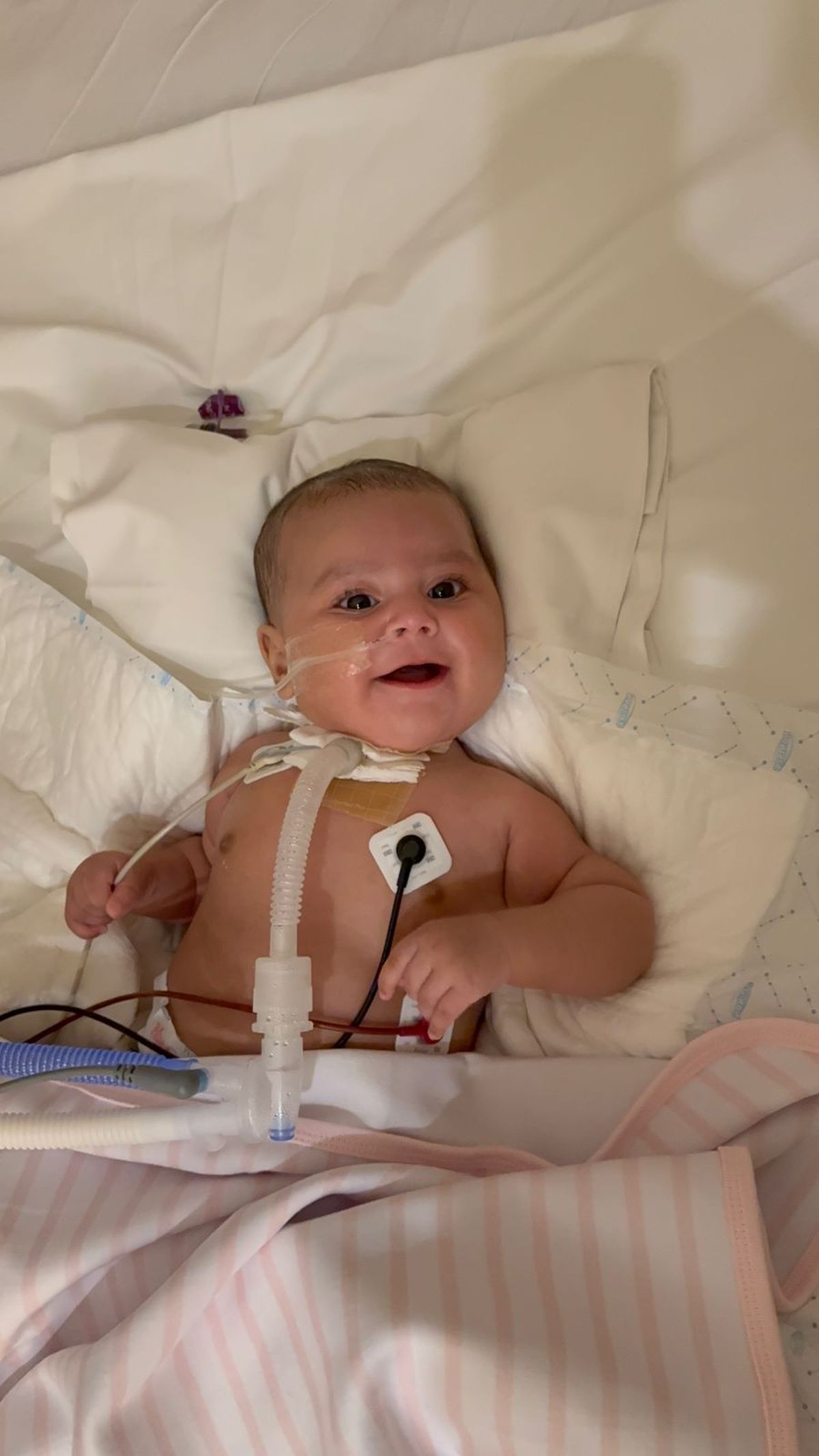 Ariana, de casi seis meses, ya lleva dos meses internada en Terapia Intensiva. 