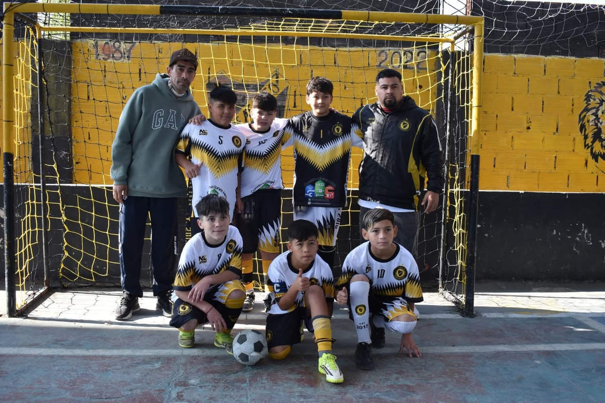 Franco, Romeo, Kian, Jony, Gringo, Bauti y Lolo, de la categoría 2015 de 19 de Agosto. Franco, Romeo, Kian, Jony, Gringo, Bauti y Lolo, de la categoría 2015 de 19 de Agosto.